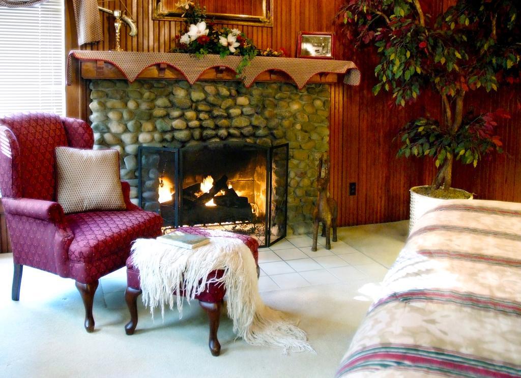 Arbor Hill Inn La Porte Екстериор снимка