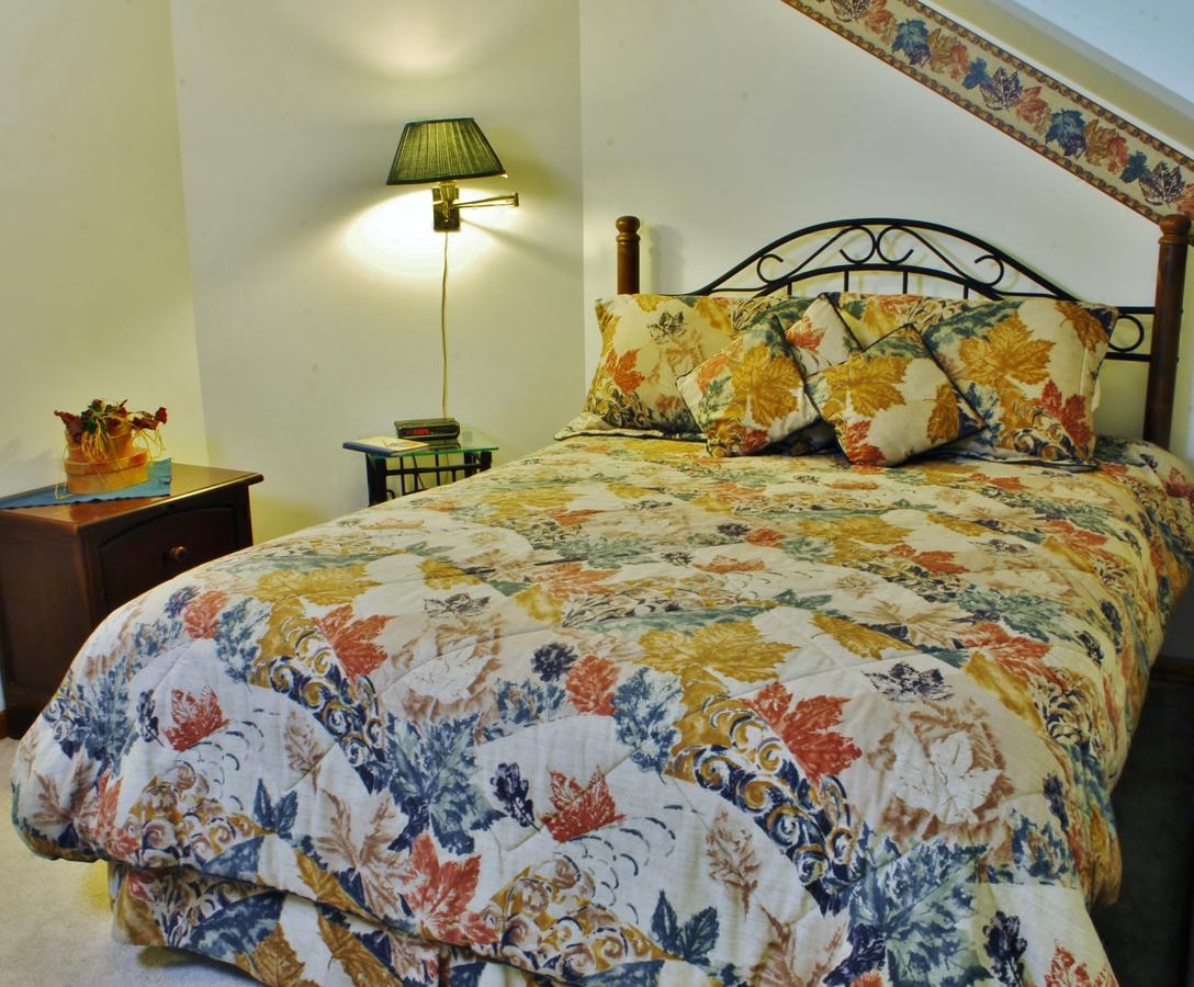 Arbor Hill Inn La Porte Екстериор снимка