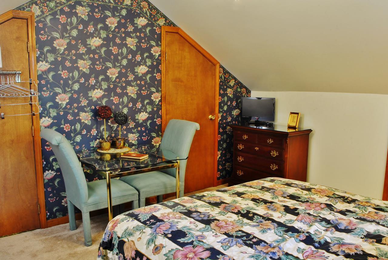 Arbor Hill Inn La Porte Екстериор снимка