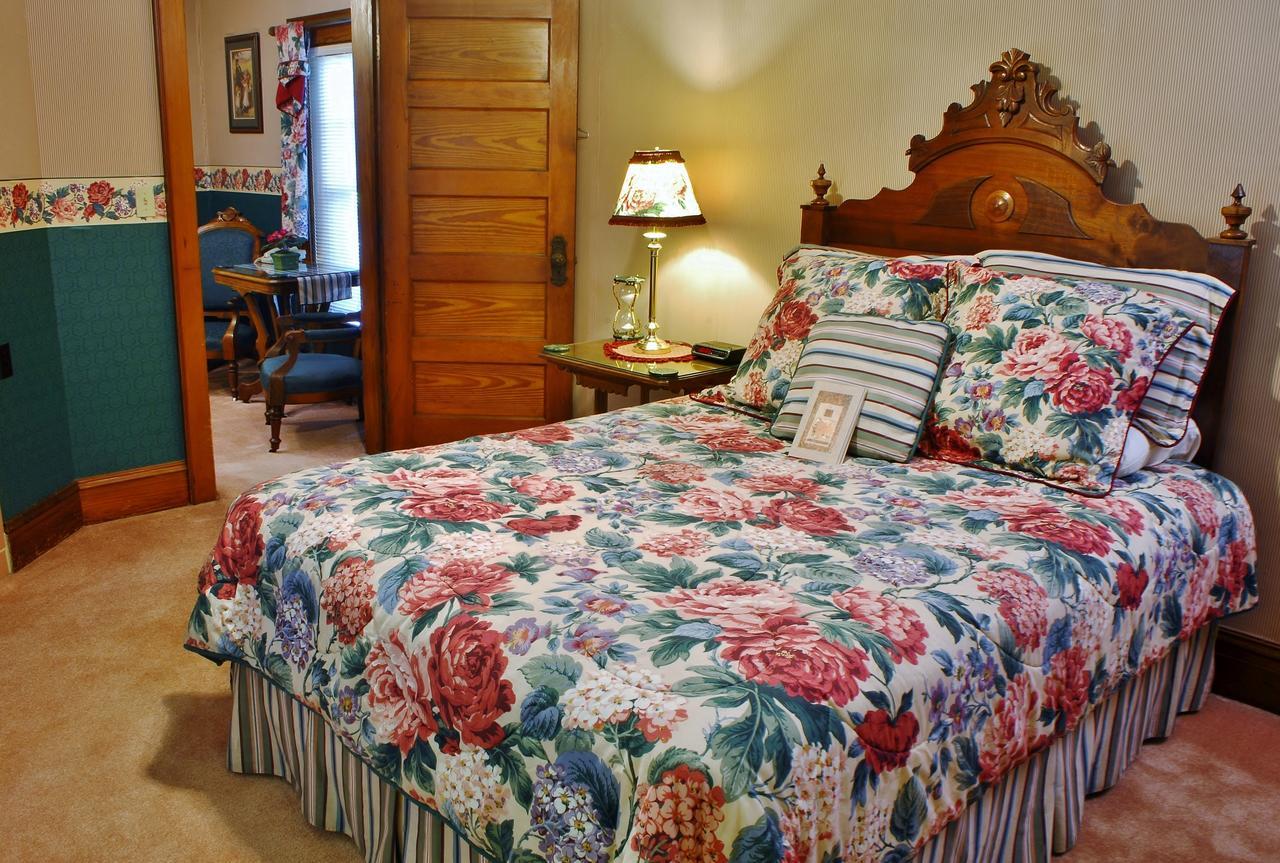 Arbor Hill Inn La Porte Екстериор снимка