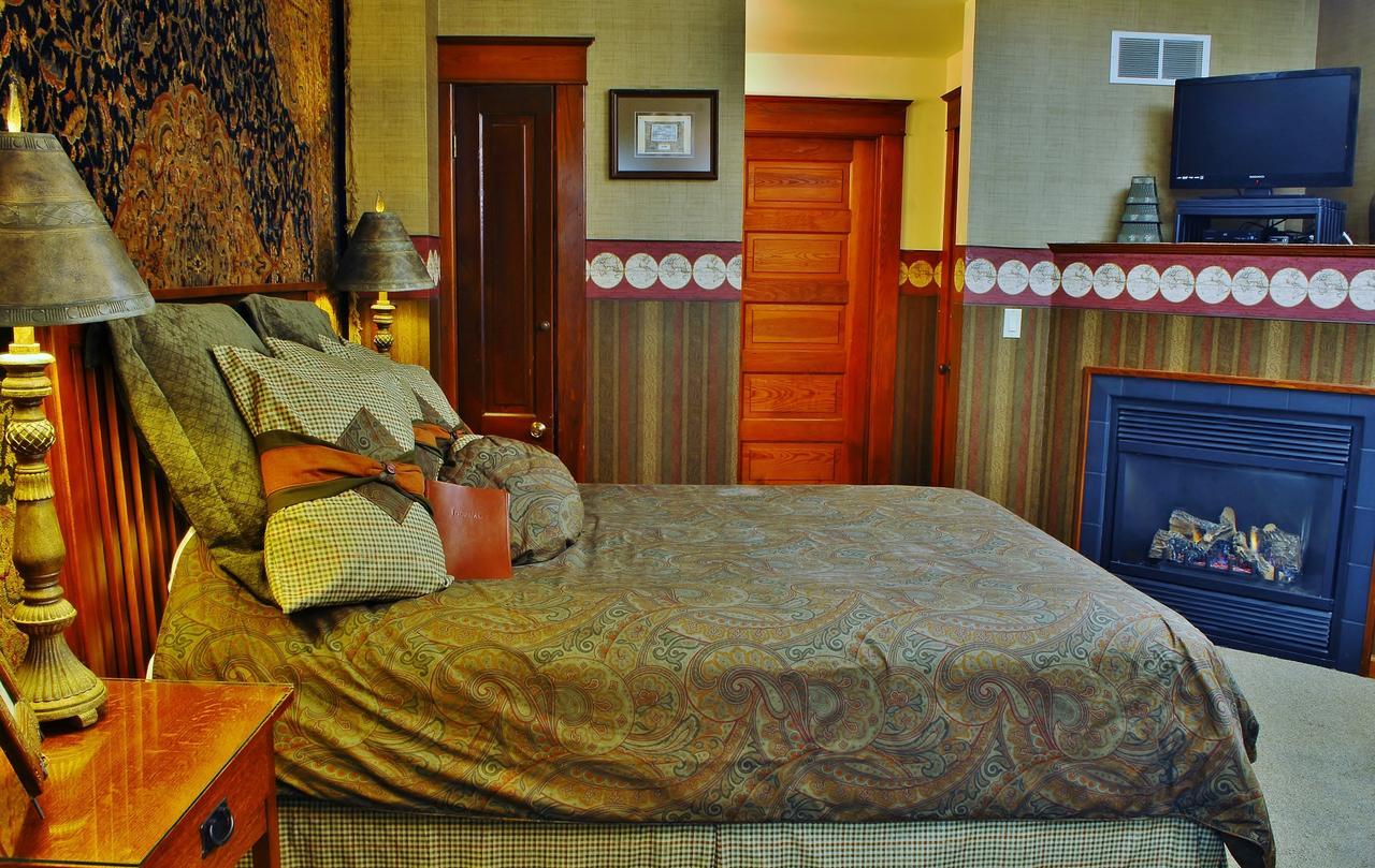 Arbor Hill Inn La Porte Екстериор снимка