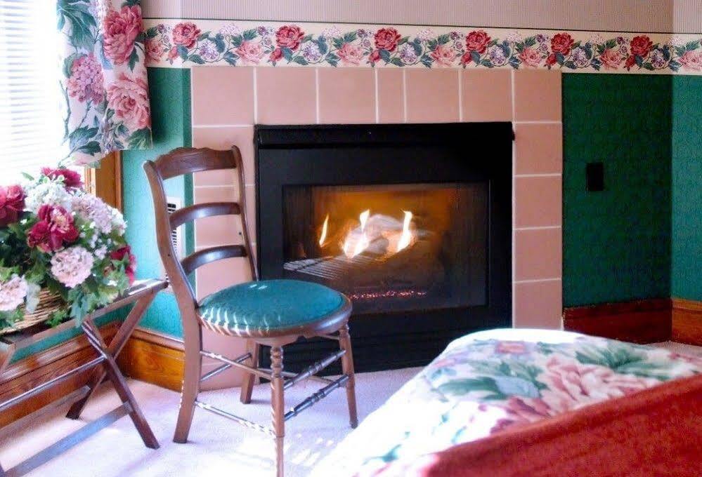 Arbor Hill Inn La Porte Екстериор снимка