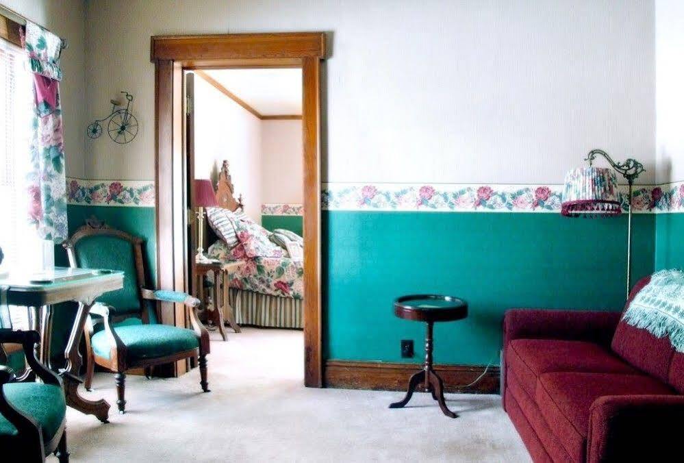 Arbor Hill Inn La Porte Екстериор снимка